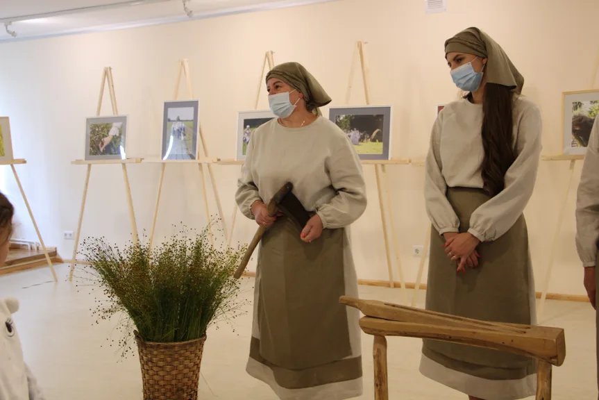 Fotoizstādes ''Lina stāsts'' un ''Filca ceļš''