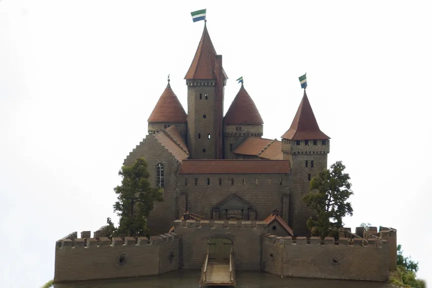 Modell des Schicksalsgartens und der Burg von Koknese